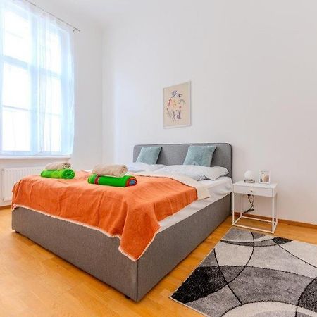 Deluxe Apartments Near The Center クレムス アン デル ドナウ エクステリア 写真