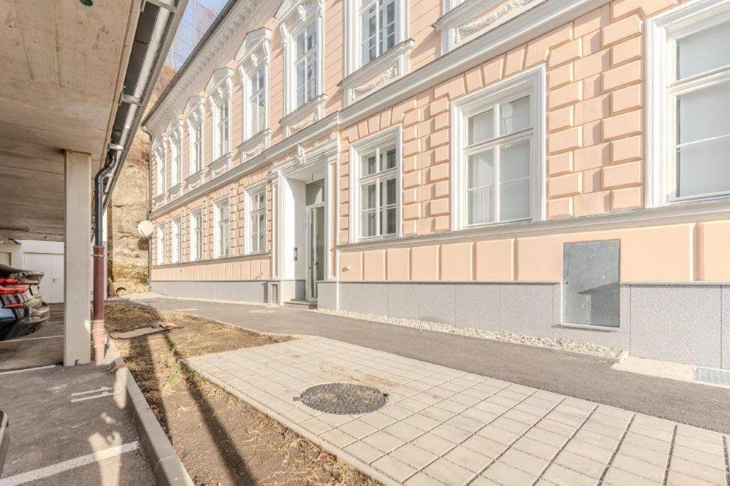 Deluxe Apartments Near The Center クレムス アン デル ドナウ エクステリア 写真