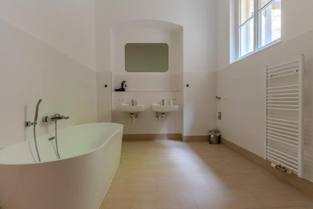 Deluxe Apartments Near The Center クレムス アン デル ドナウ エクステリア 写真