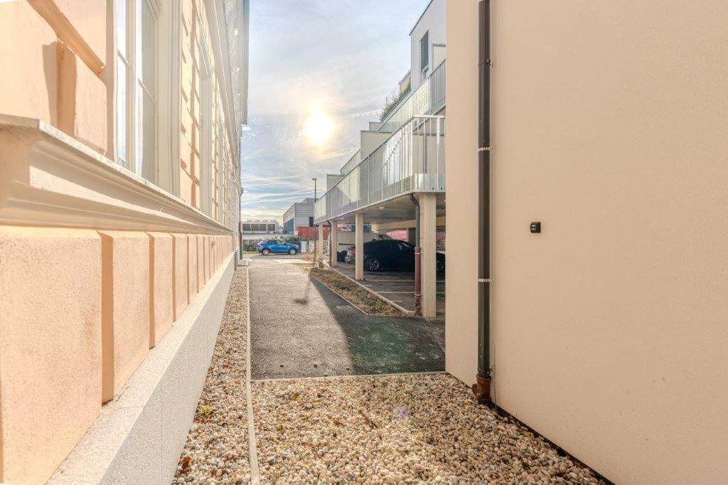 Deluxe Apartments Near The Center クレムス アン デル ドナウ エクステリア 写真