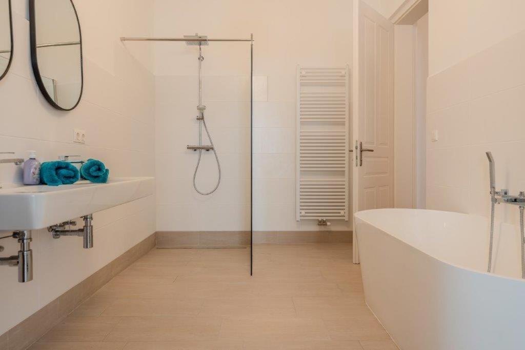 Deluxe Apartments Near The Center クレムス アン デル ドナウ エクステリア 写真